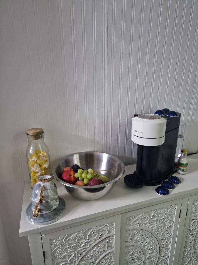 Double Rooms, Free Continental Breakfast, Pics And Full Address Sent After Booking, 2 Miles To Centre Homestay Belfast