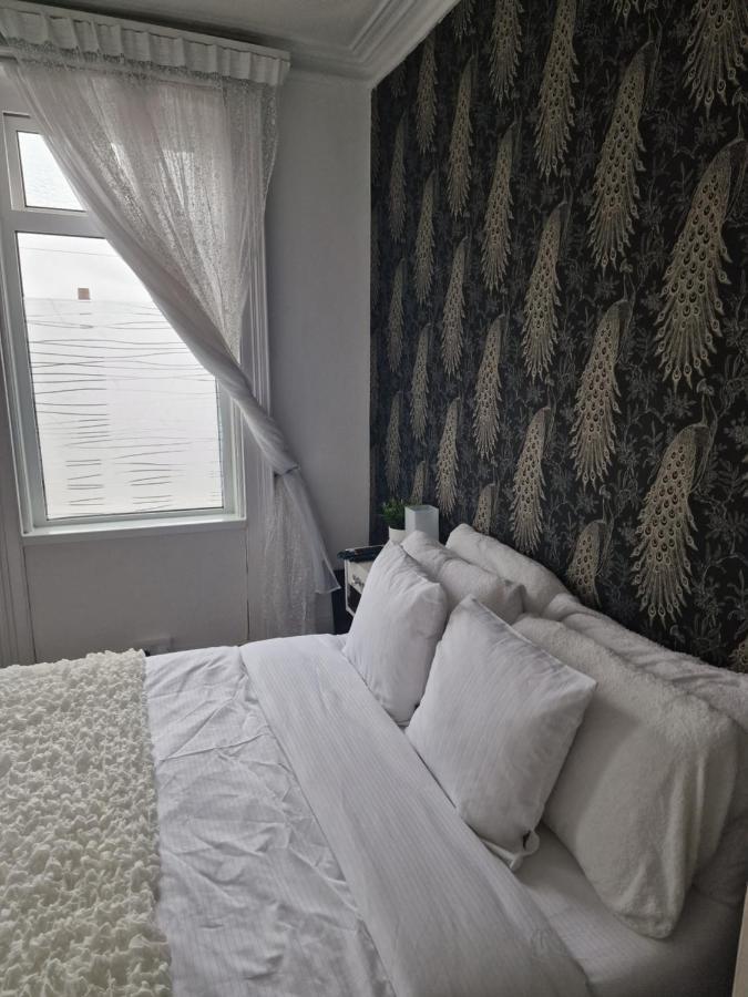 Double Rooms, Free Continental Breakfast, Pics And Full Address Sent After Booking, 2 Miles To Centre