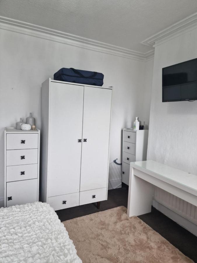 Double Rooms, Free Continental Breakfast, Pics And Full Address Sent After Booking, 2 Miles To Centre Belfast